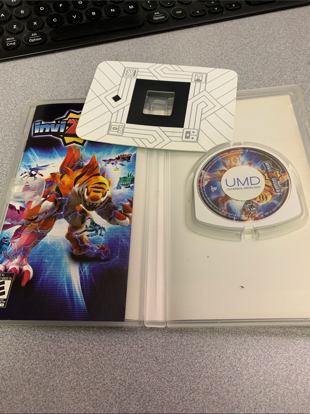 Sony InviZimals PSP Game – CIB Complete - Picture 2 of 5